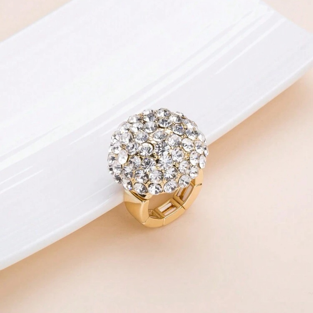 White Rhinestone Flower Decor Ring